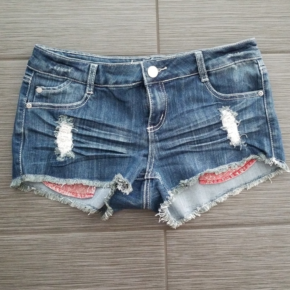 EMPYRE Cutoff Shorts Size 9